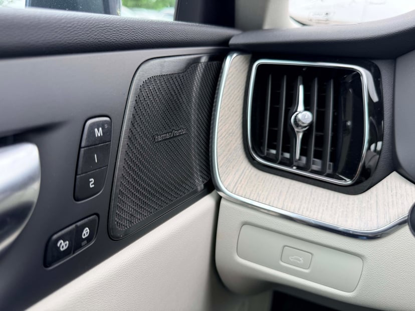 2023 Volvo XC60 - Image 14