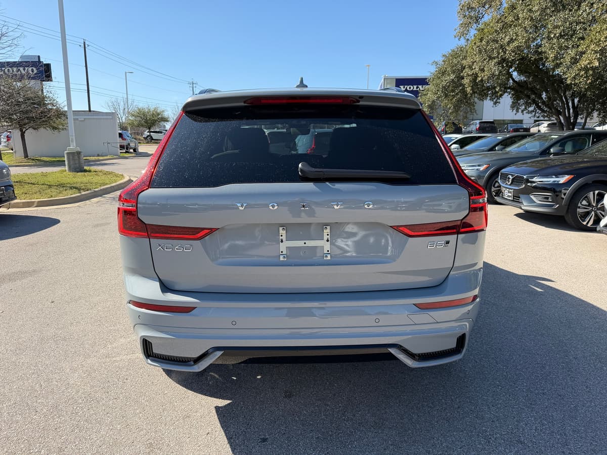 2026 Volvo XC60 - Image 5