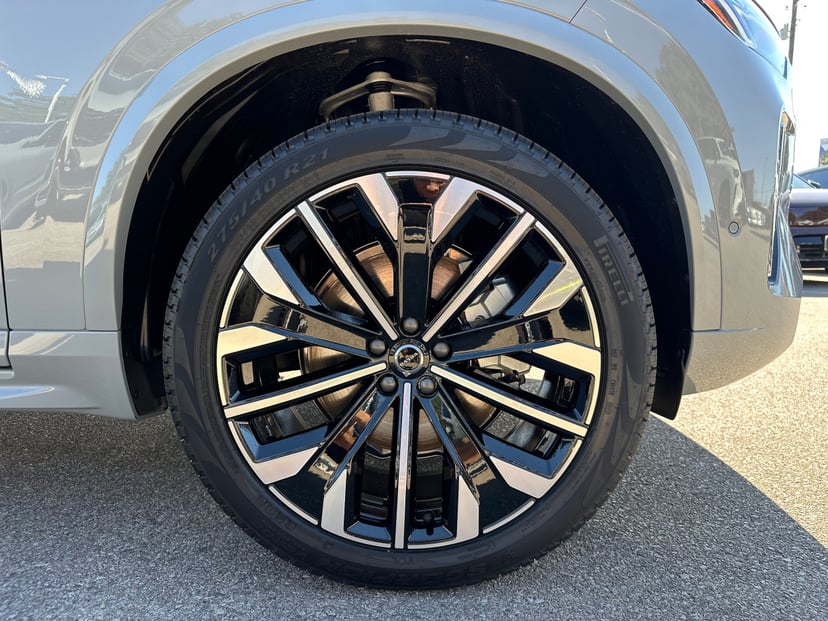2026 Volvo XC90 - Image 6