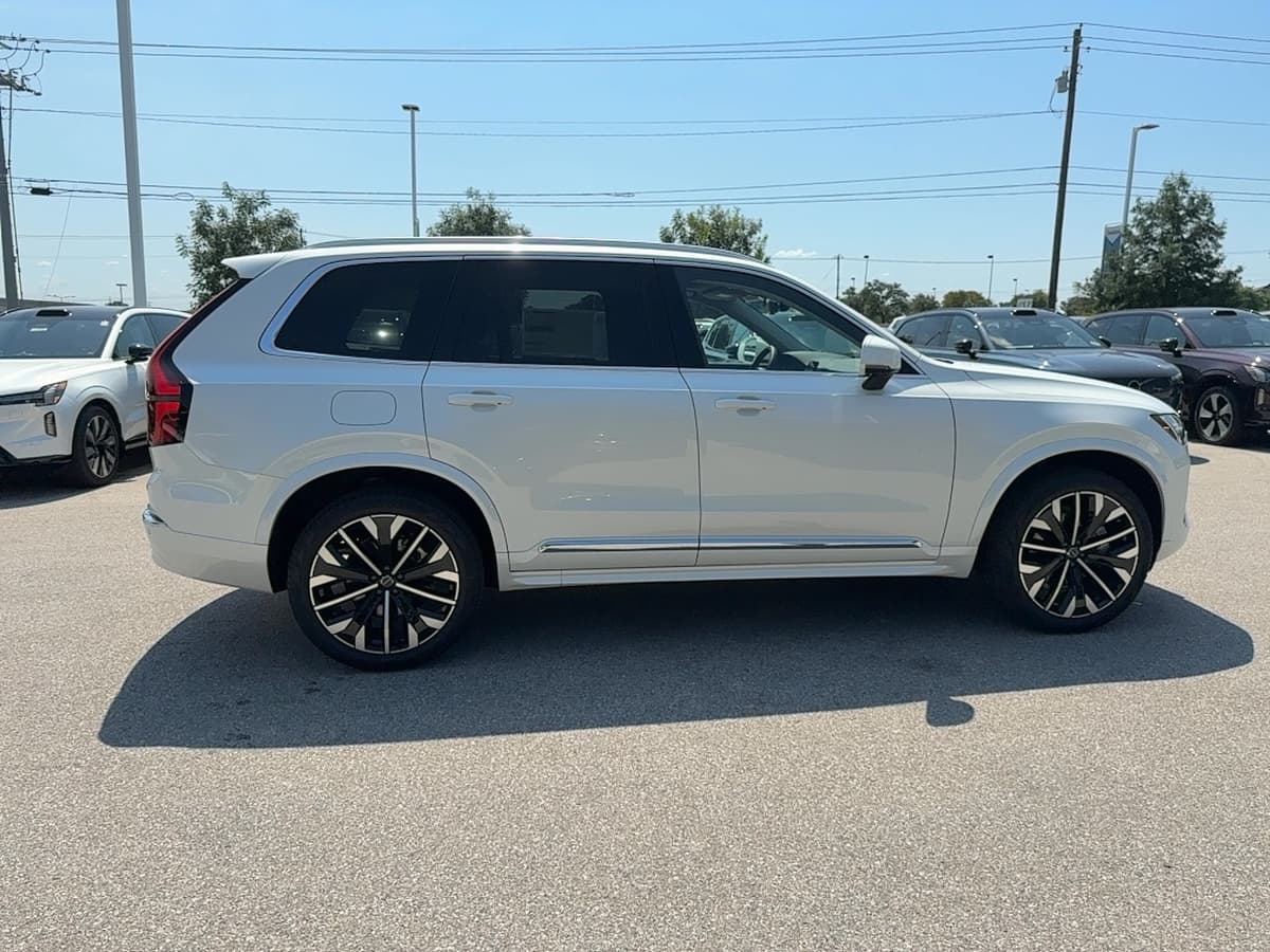 2025 Volvo XC90 - Image 7