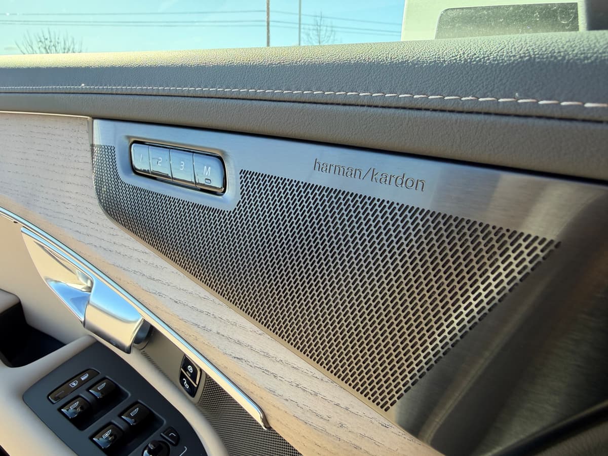 2026 Volvo XC90 plug-in hybrid - Image 19