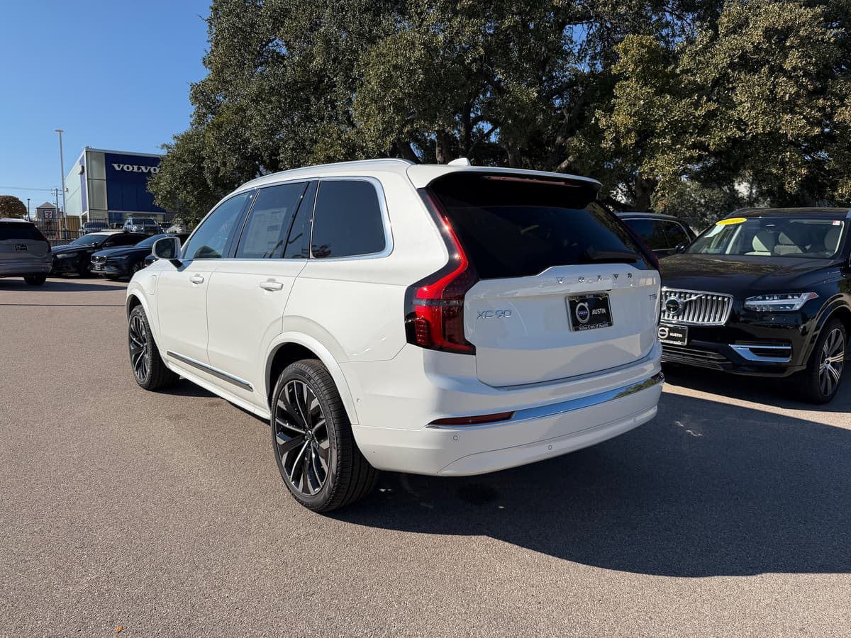 2026 Volvo XC90 plug-in hybrid - Image 4