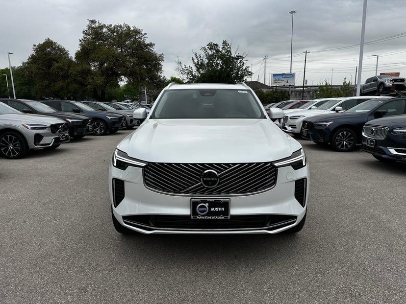 2025 Volvo XC90 plug-in hybrid - Image 6