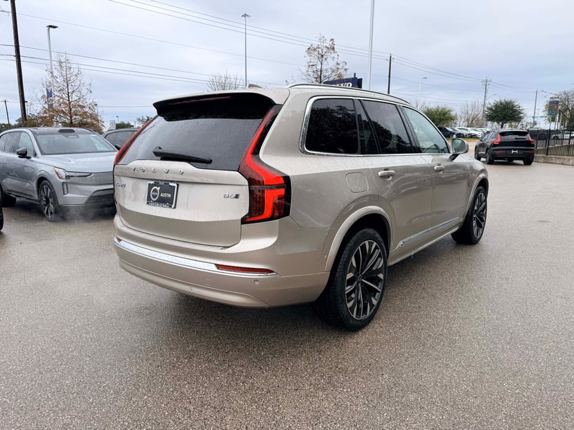 2026 Volvo XC90 - Image 5