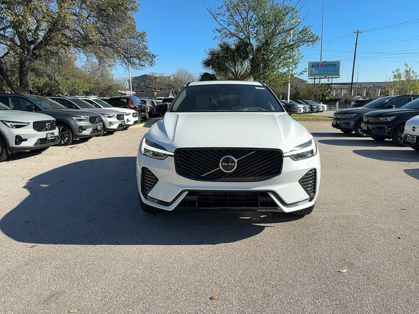 2026 Volvo XC60 - Image 7