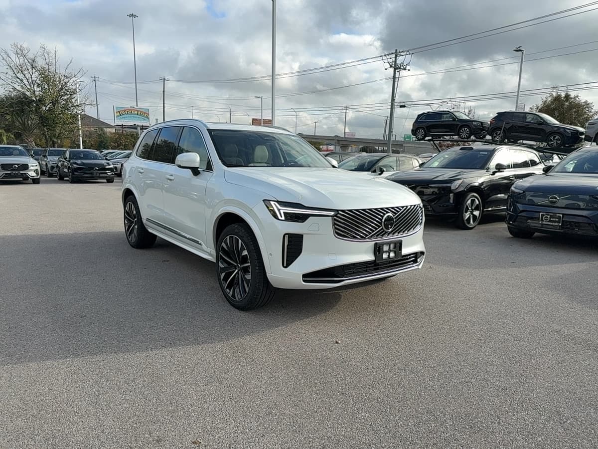 2026 Volvo XC90 plug-in hybrid - Image 6