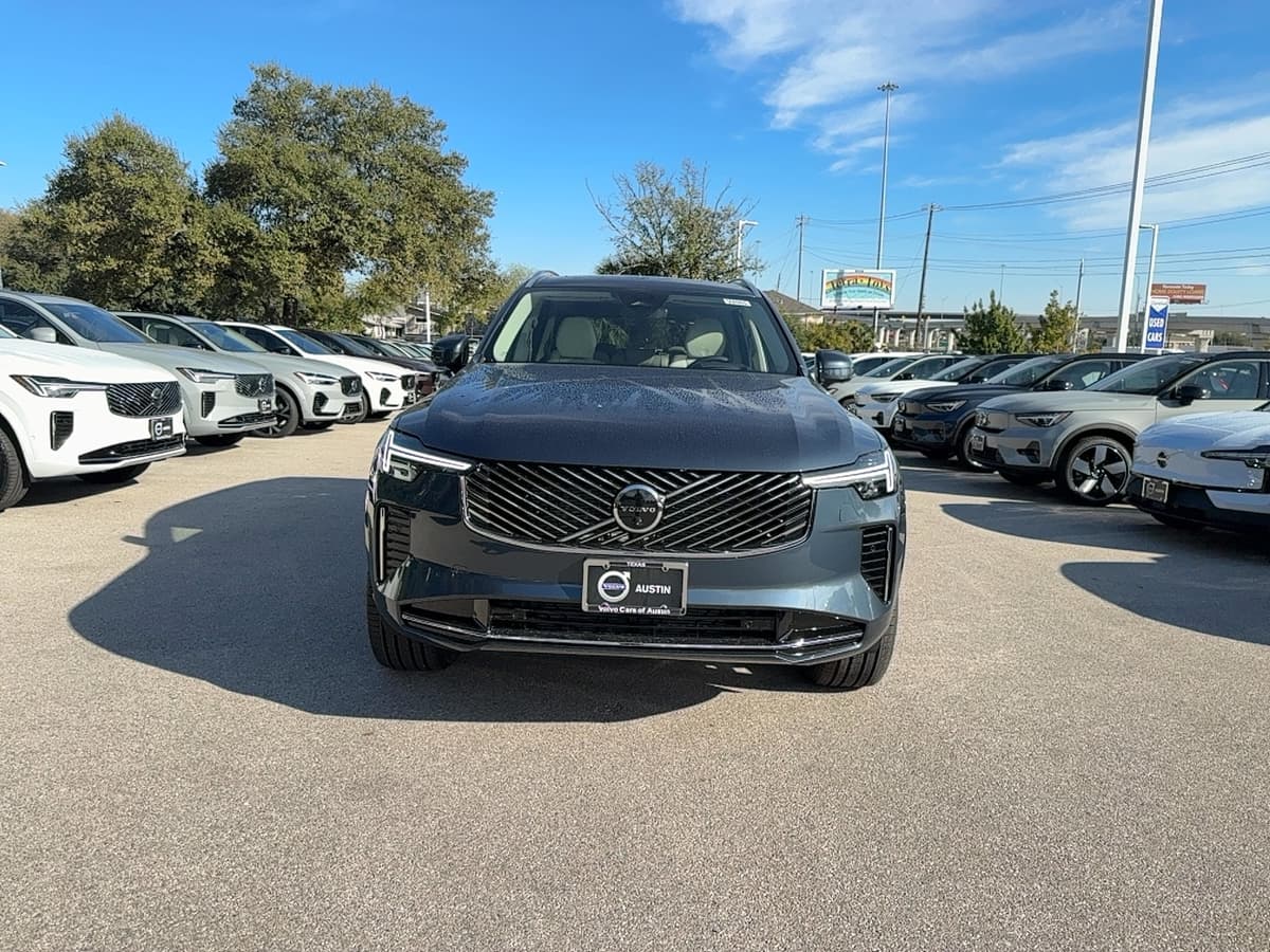 2026 Volvo XC90 - Image 8