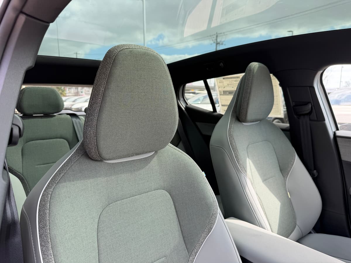 2026 Volvo EX30 - Image 9