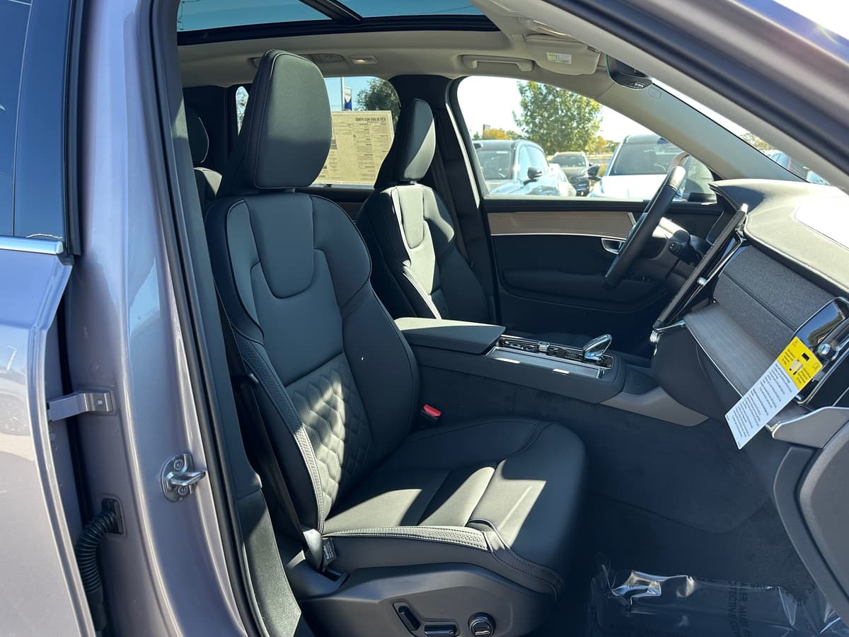 2026 Volvo XC90 - Image 8