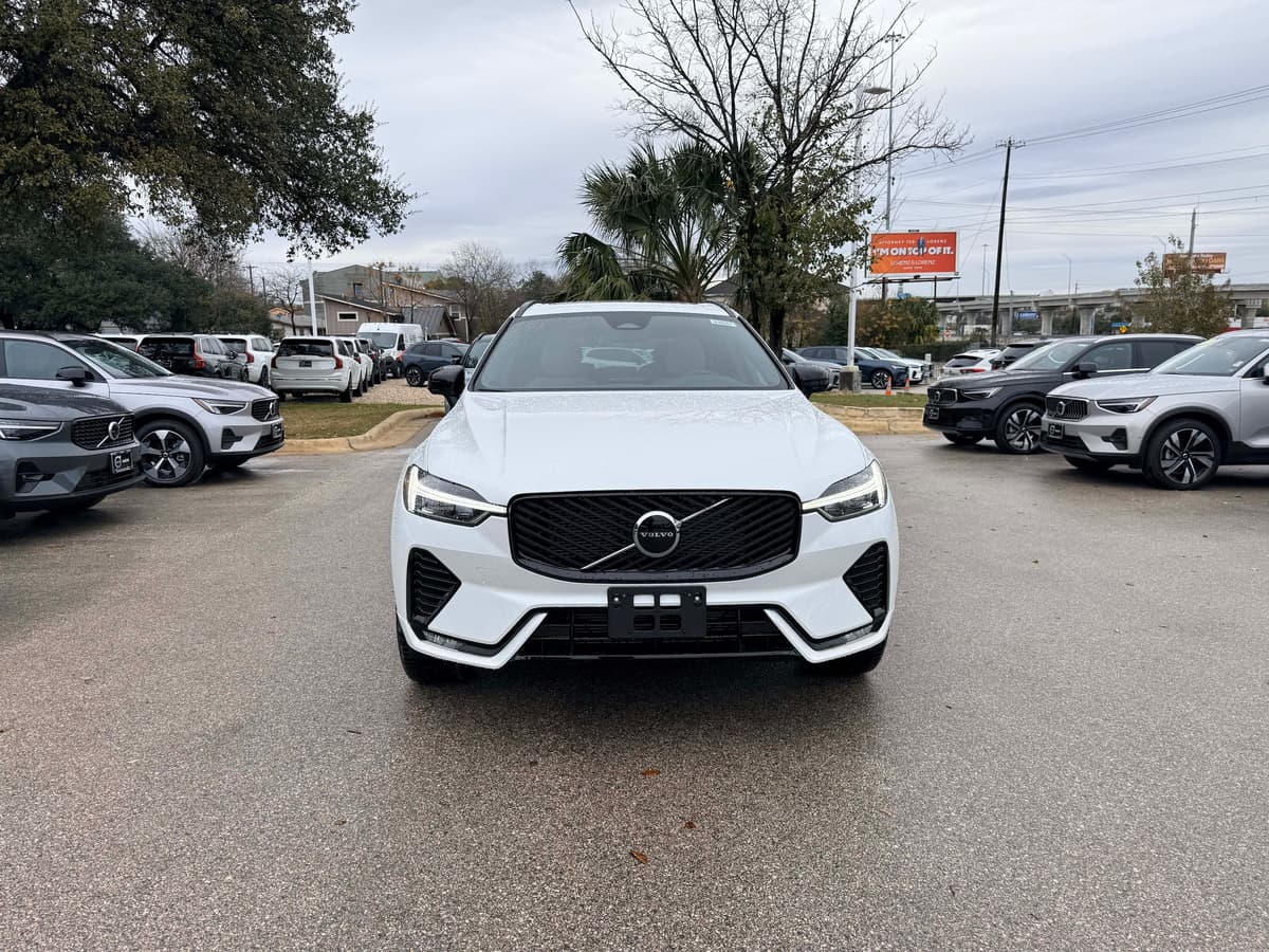 2026 Volvo XC60 - Image 8