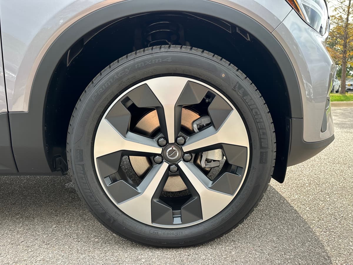 2026 Volvo XC40 - Image 7