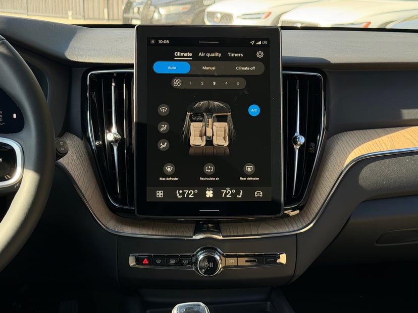 2026 Volvo XC60 - Image 10