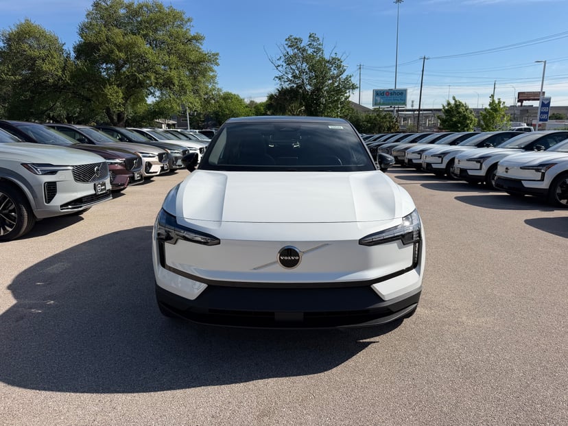 2026 Volvo EX30 - Image 6