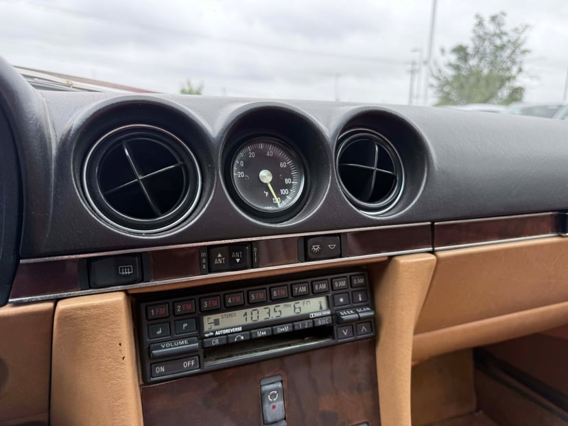 1988 Mercedes-Benz 560 - Image 18