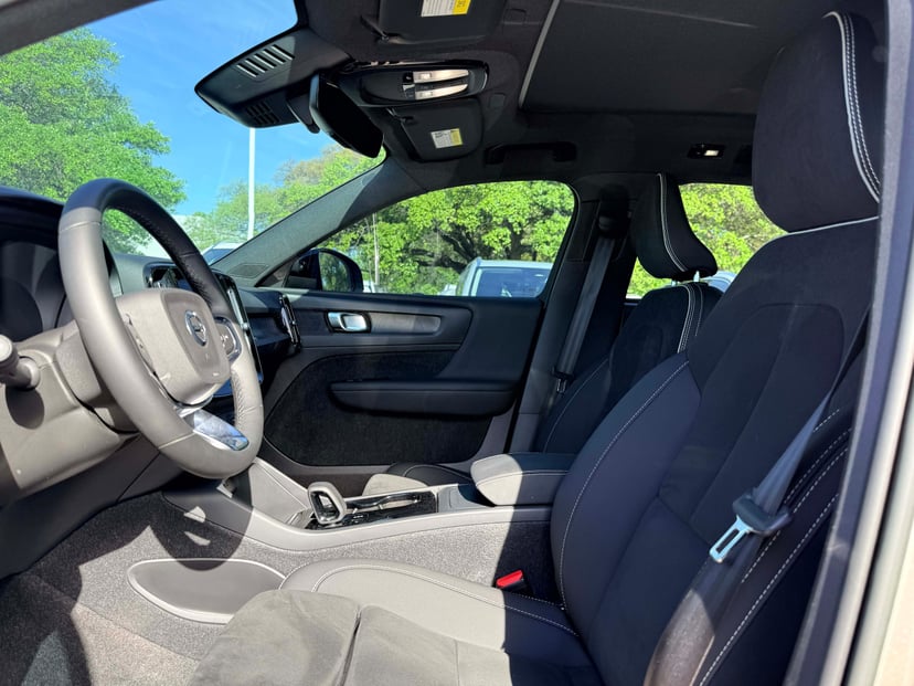 2023 Volvo XC40 Recharge Pure Electric - Image 10