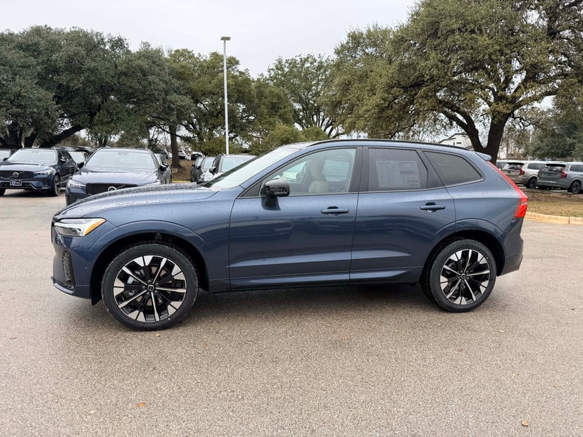 2026 Volvo XC60 - Image 3