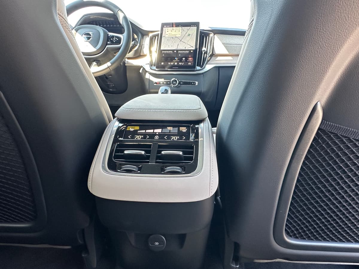 2026 Volvo XC90 - Image 12