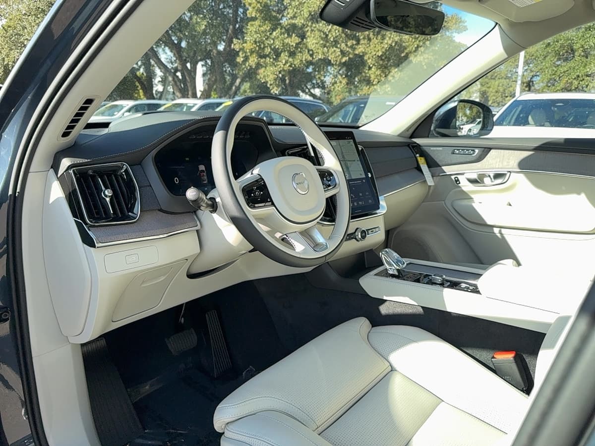 2026 Volvo XC90 - Image 11