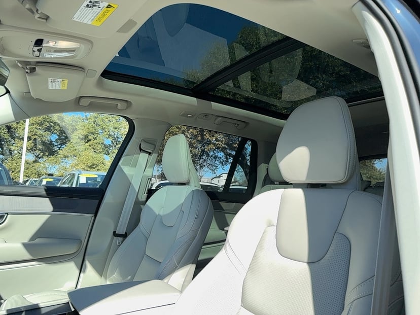 2026 Volvo XC90 - Image 12
