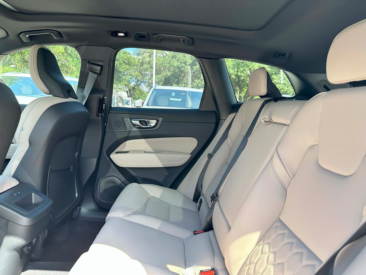 2026 Volvo XC60 - Image 14
