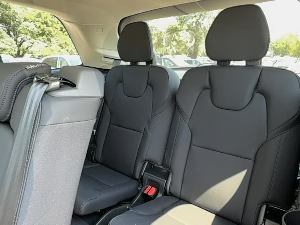 2025 Volvo XC90 - Image 17