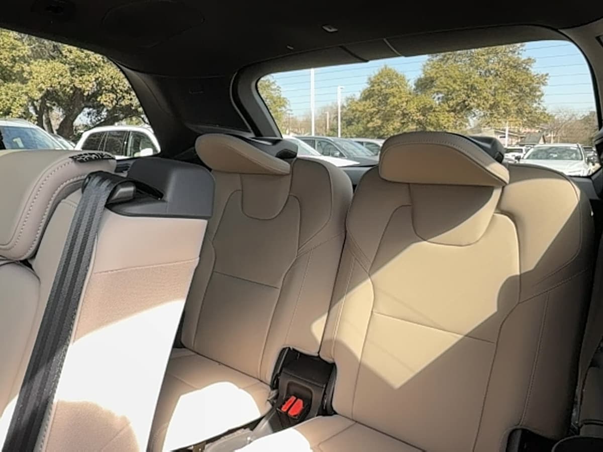 2026 Volvo XC90 plug-in hybrid - Image 15