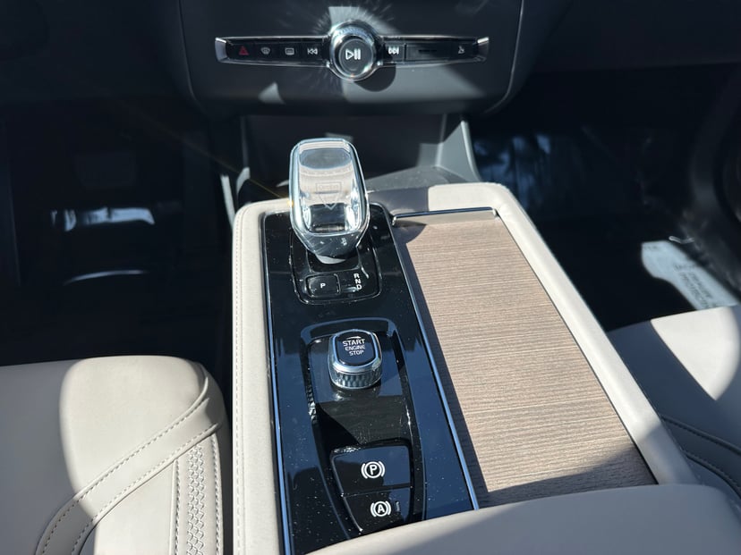 2026 Volvo XC90 - Image 12