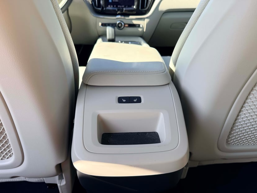 2023 Volvo XC60 - Image 12