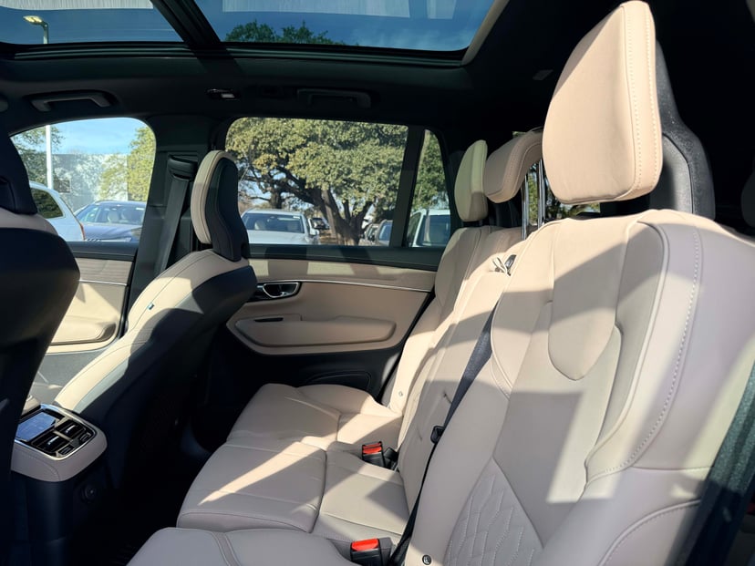 2026 Volvo XC90 plug-in hybrid - Image 15