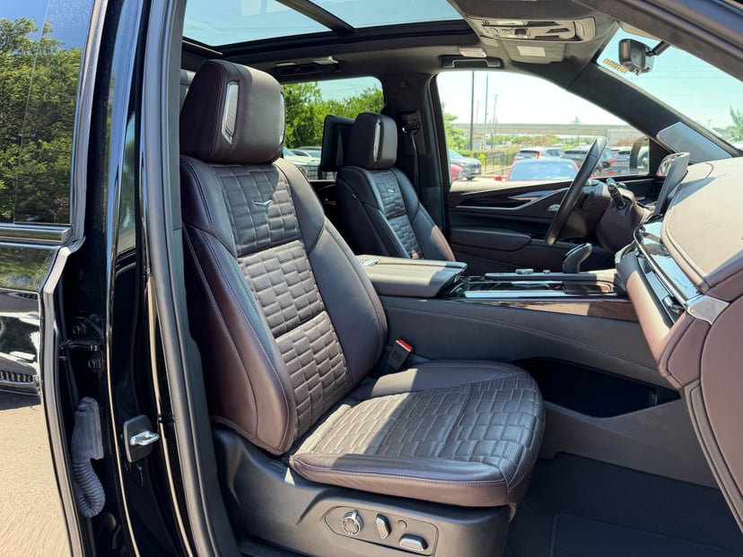 2024 CADILLAC Escalade - Image 10