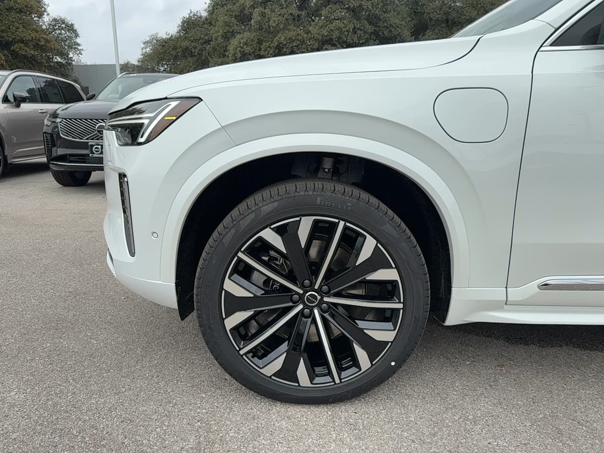 2026 Volvo XC90 plug-in hybrid - Image 9