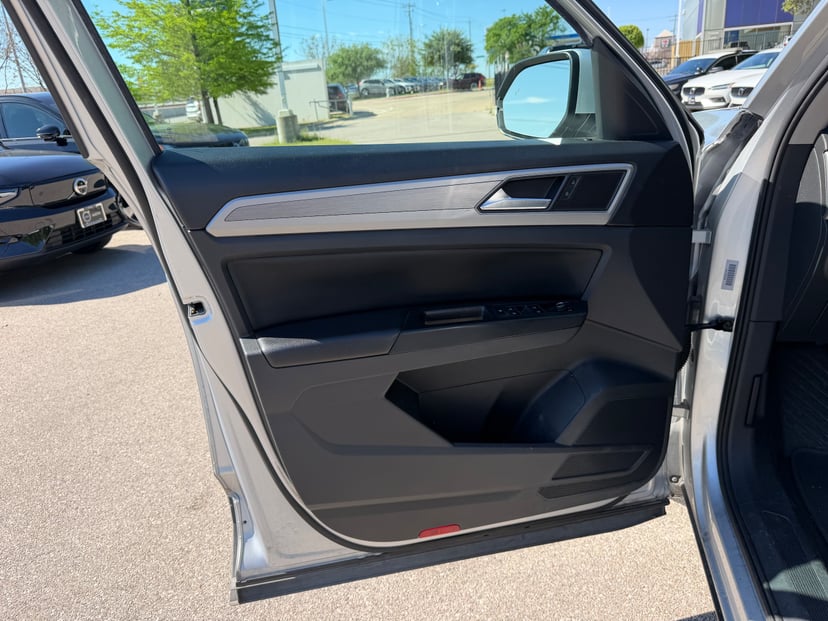 2018 Volkswagen Atlas - Image 23