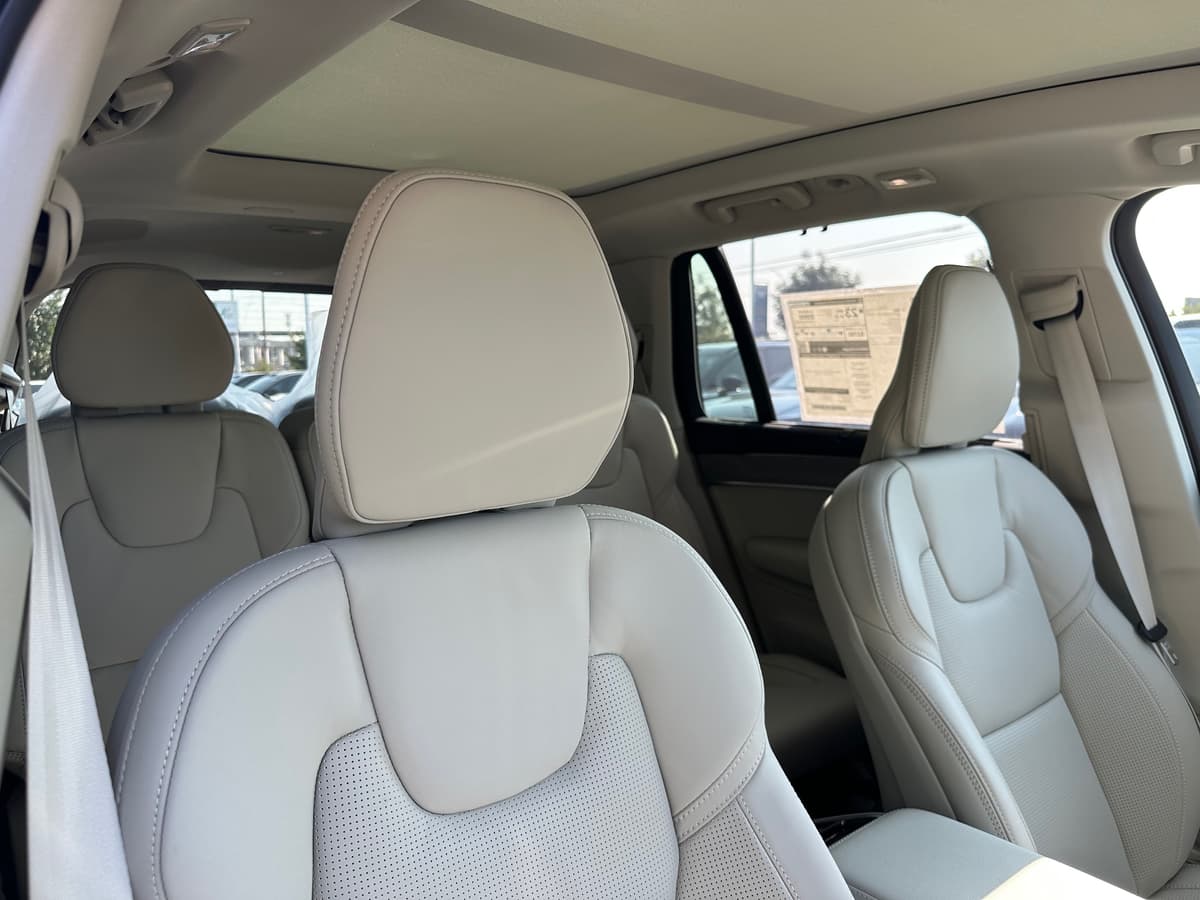 2026 Volvo XC90 - Image 9
