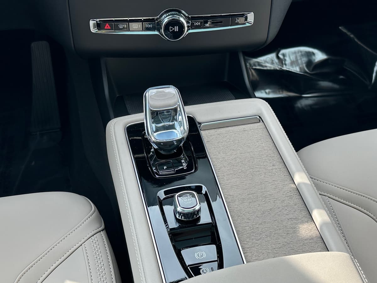 2026 Volvo XC90 - Image 14