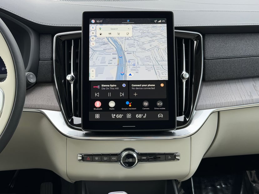 2026 Volvo XC90 - Image 13