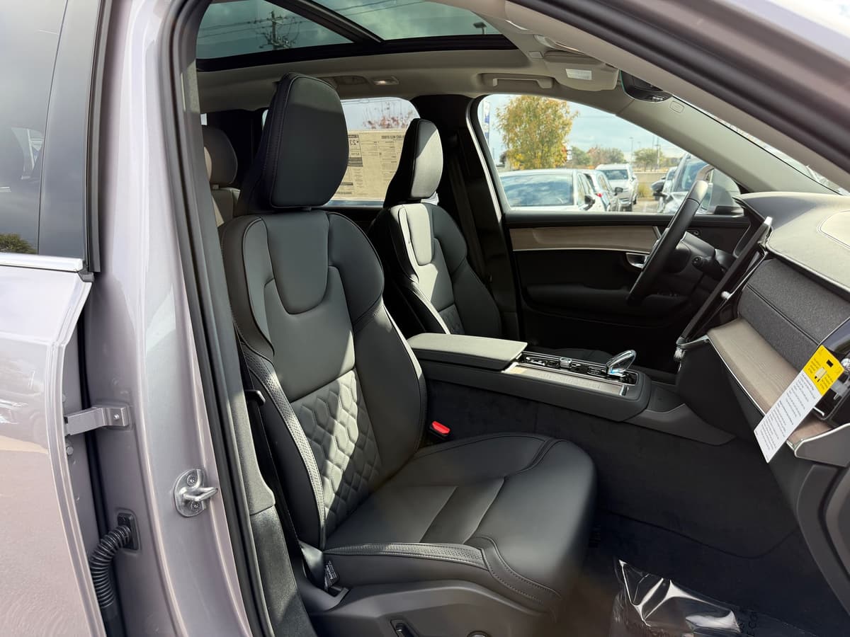 2026 Volvo XC90 - Image 8