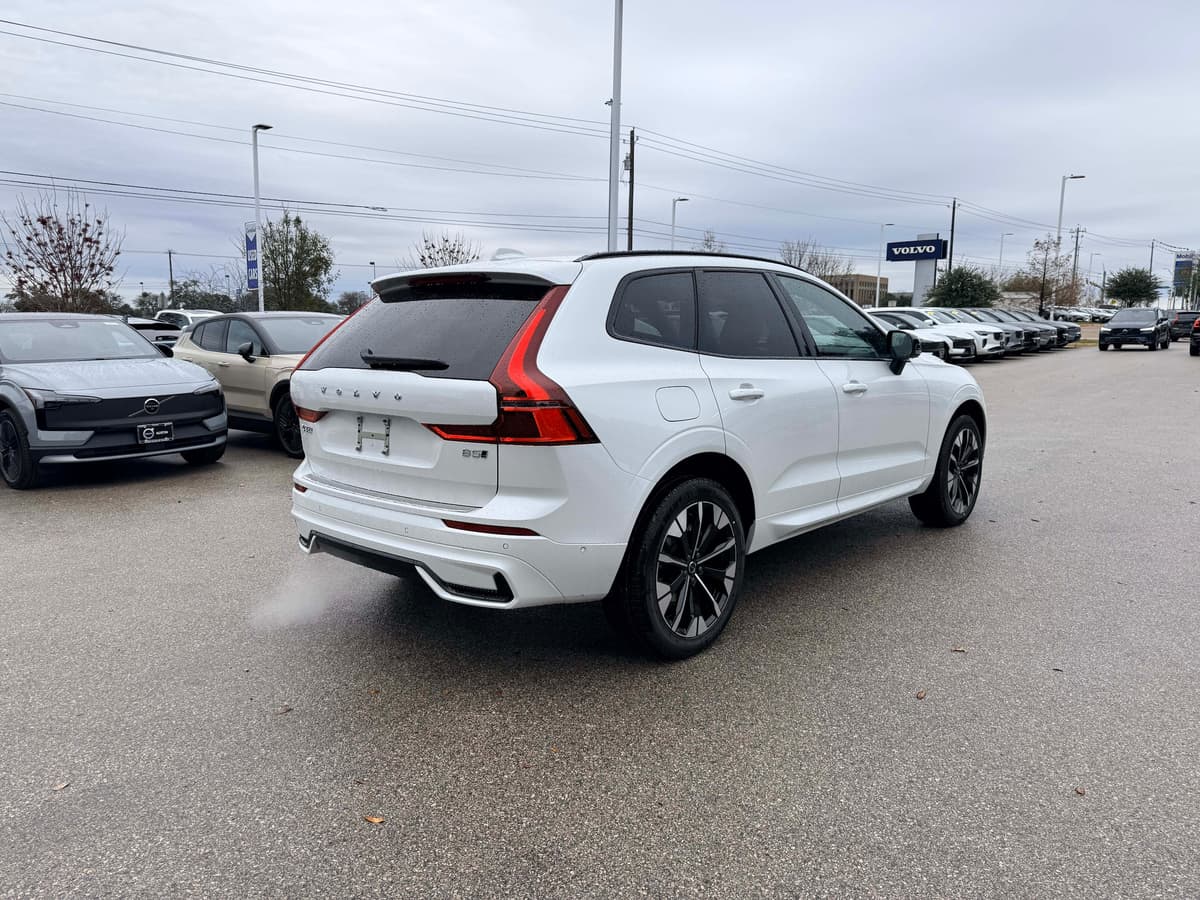 2026 Volvo XC60 - Image 6