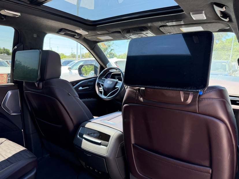 2024 CADILLAC Escalade - Image 14