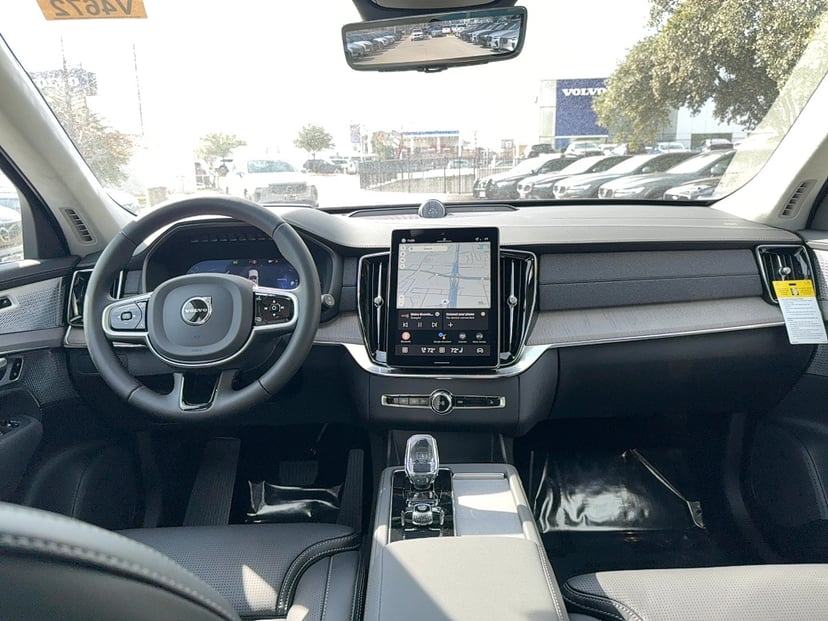 2026 Volvo XC90 - Image 13