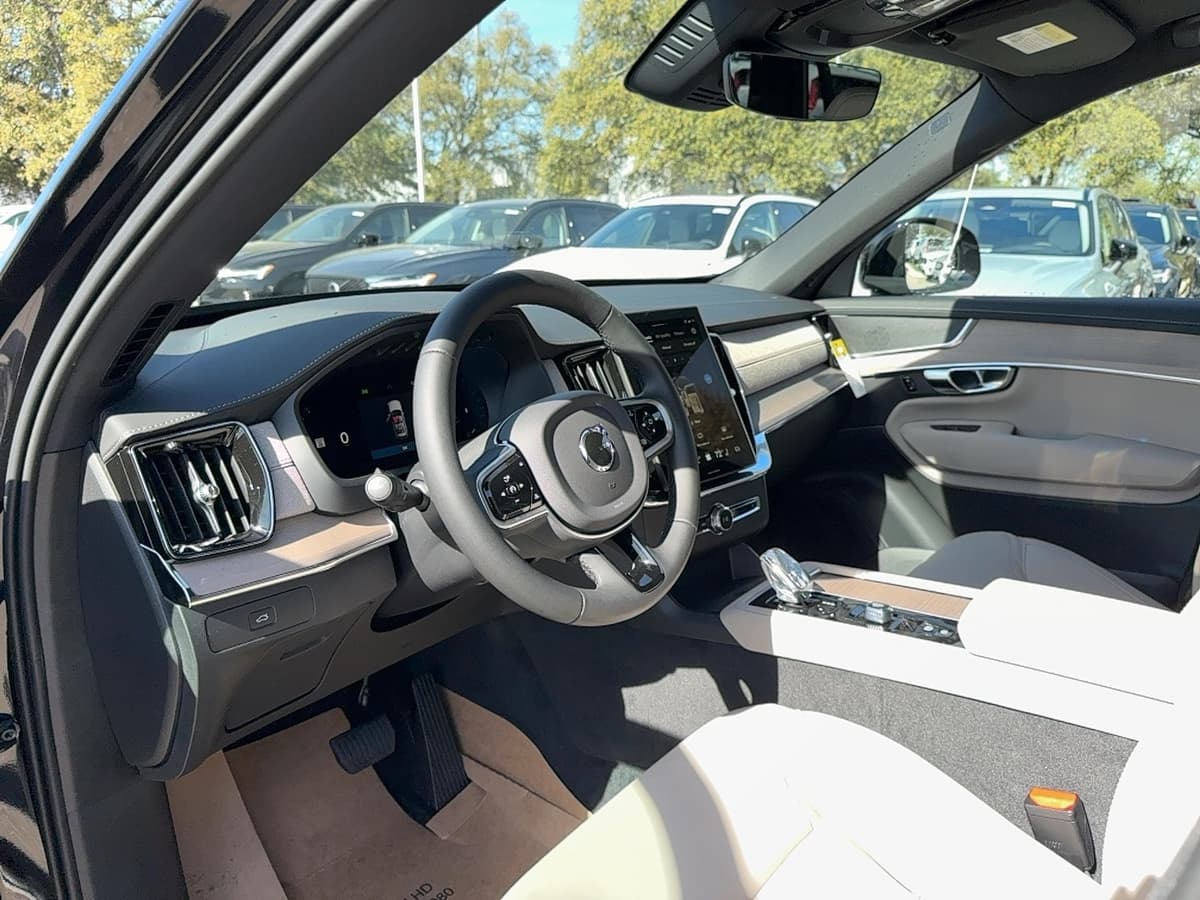 2026 Volvo XC90 - Image 10