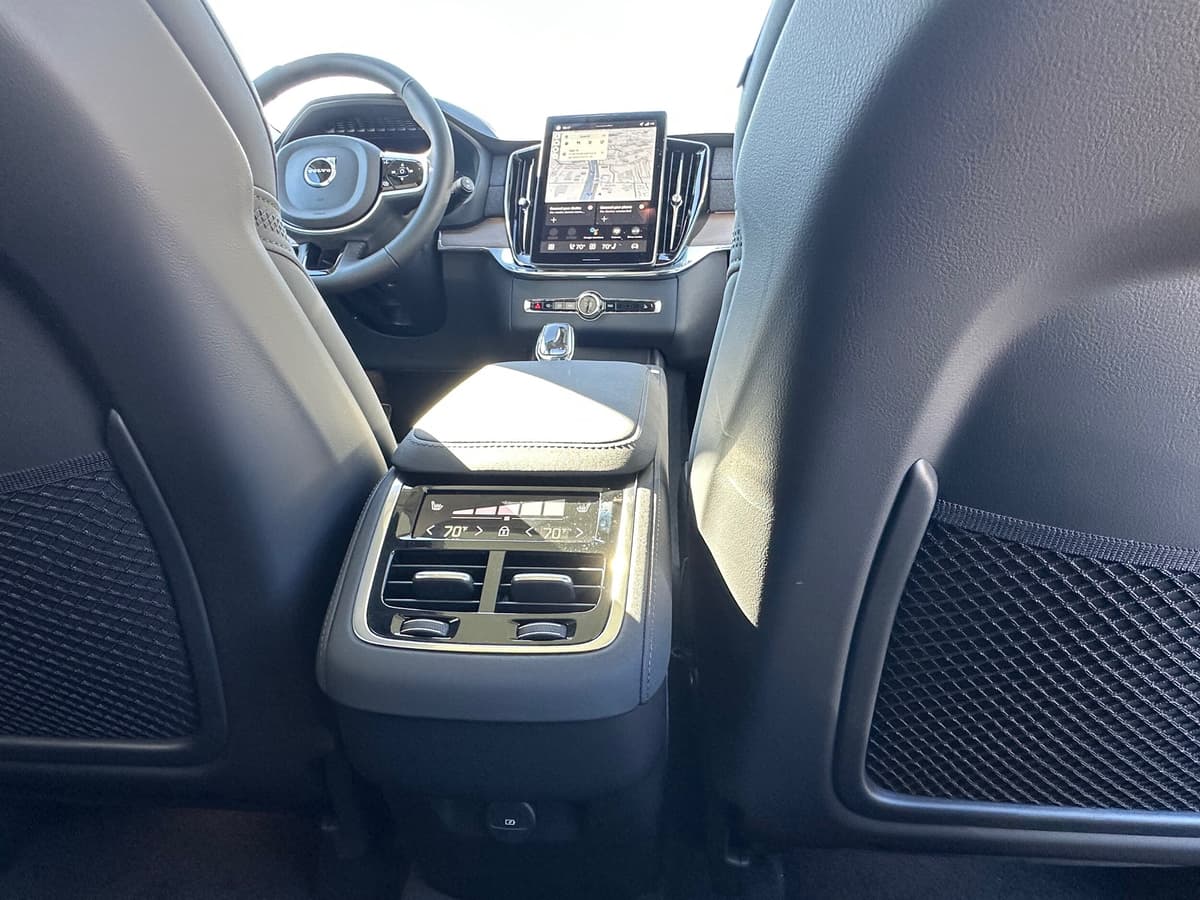 2026 Volvo XC90 - Image 12
