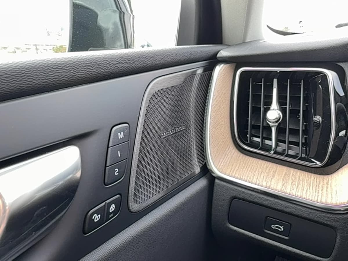 2026 Volvo XC60 - Image 19