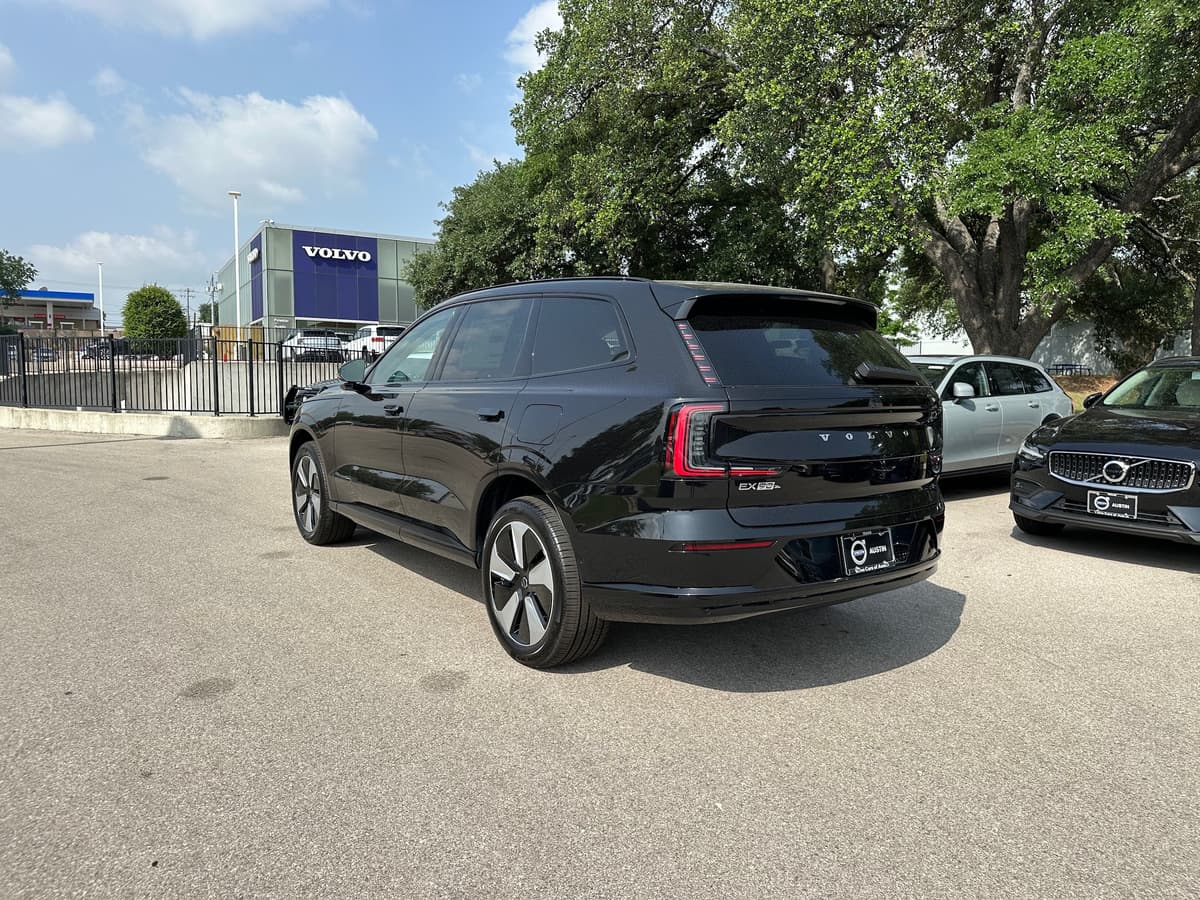 2025 Volvo EX90 - Image 4