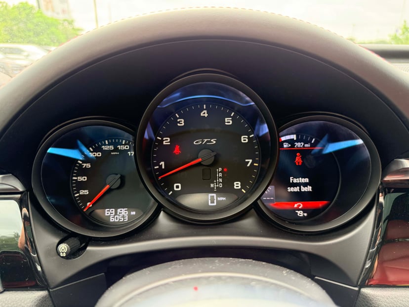 2018 Porsche Macan - Image 22