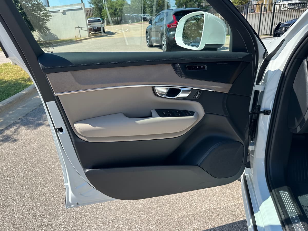 2026 Volvo XC90 - Image 18