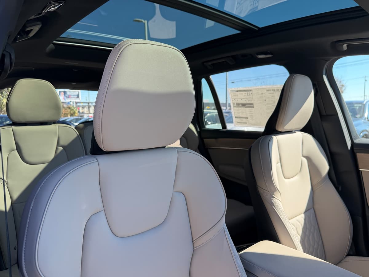 2026 Volvo XC90 - Image 9
