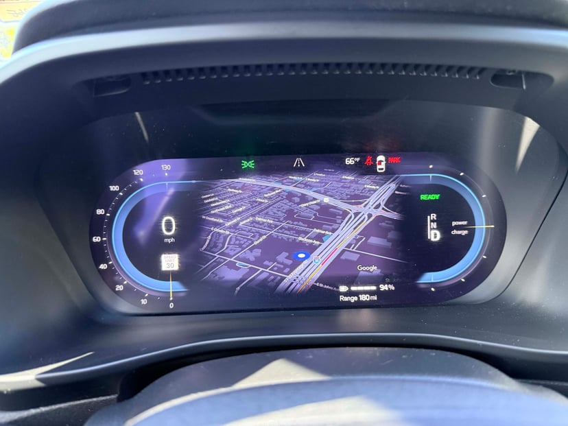 2023 Volvo XC40 Recharge Pure Electric - Image 17