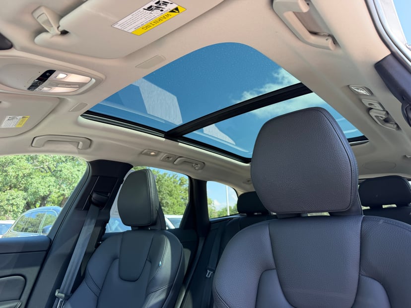 2023 Volvo XC60 - Image 24
