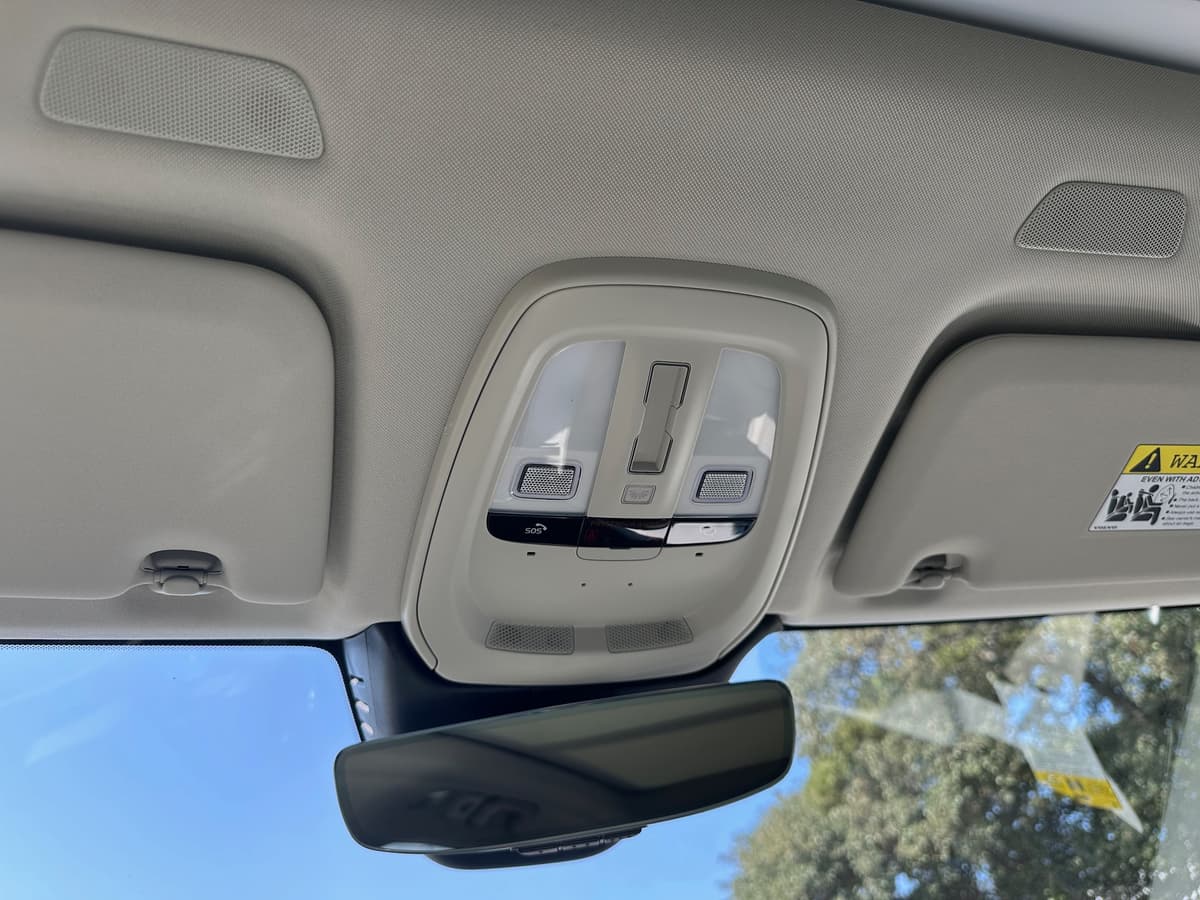 2026 Volvo XC60 - Image 16