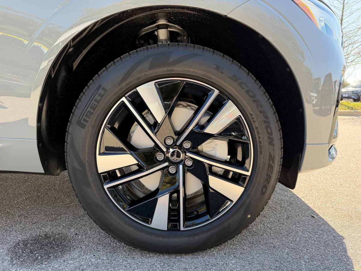 2026 Volvo XC60 - Image 7